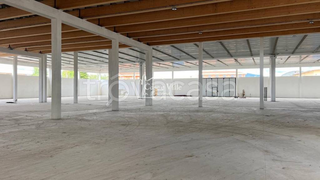 capannone in affitto ad Altopascio