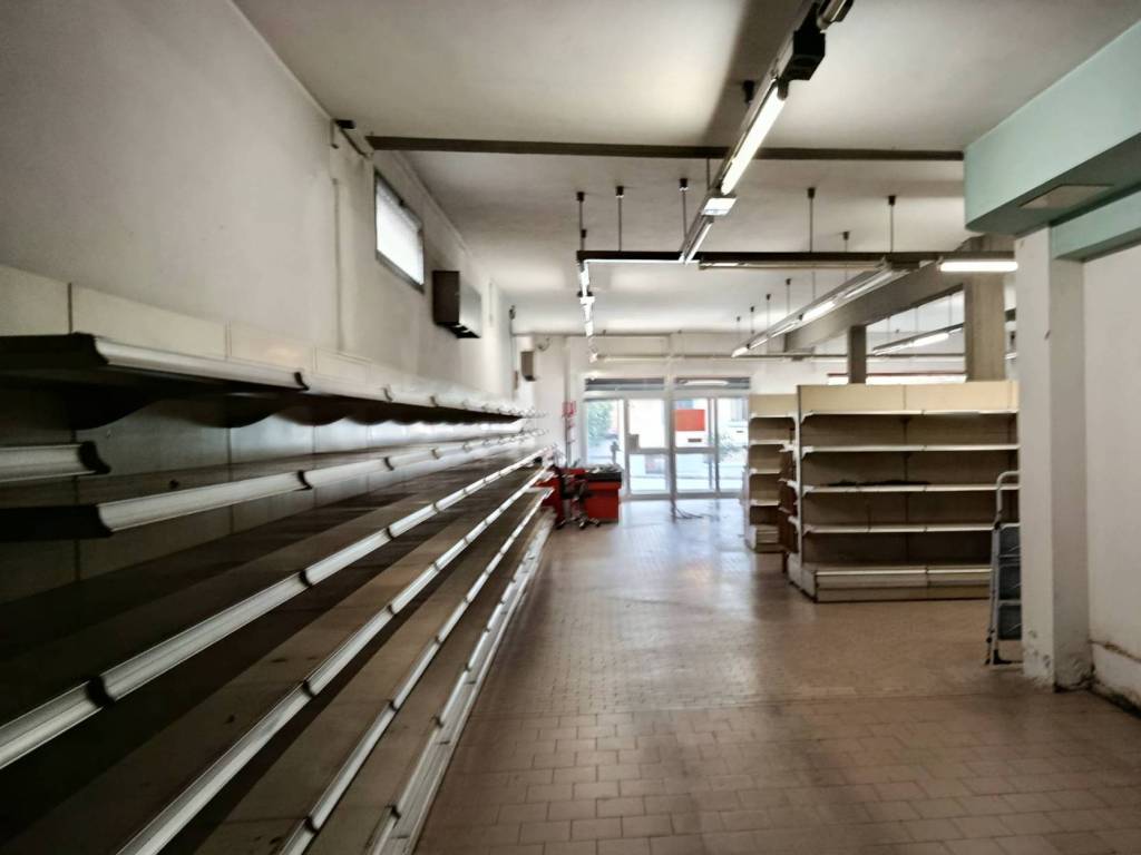 negozio in affitto ad Altopascio