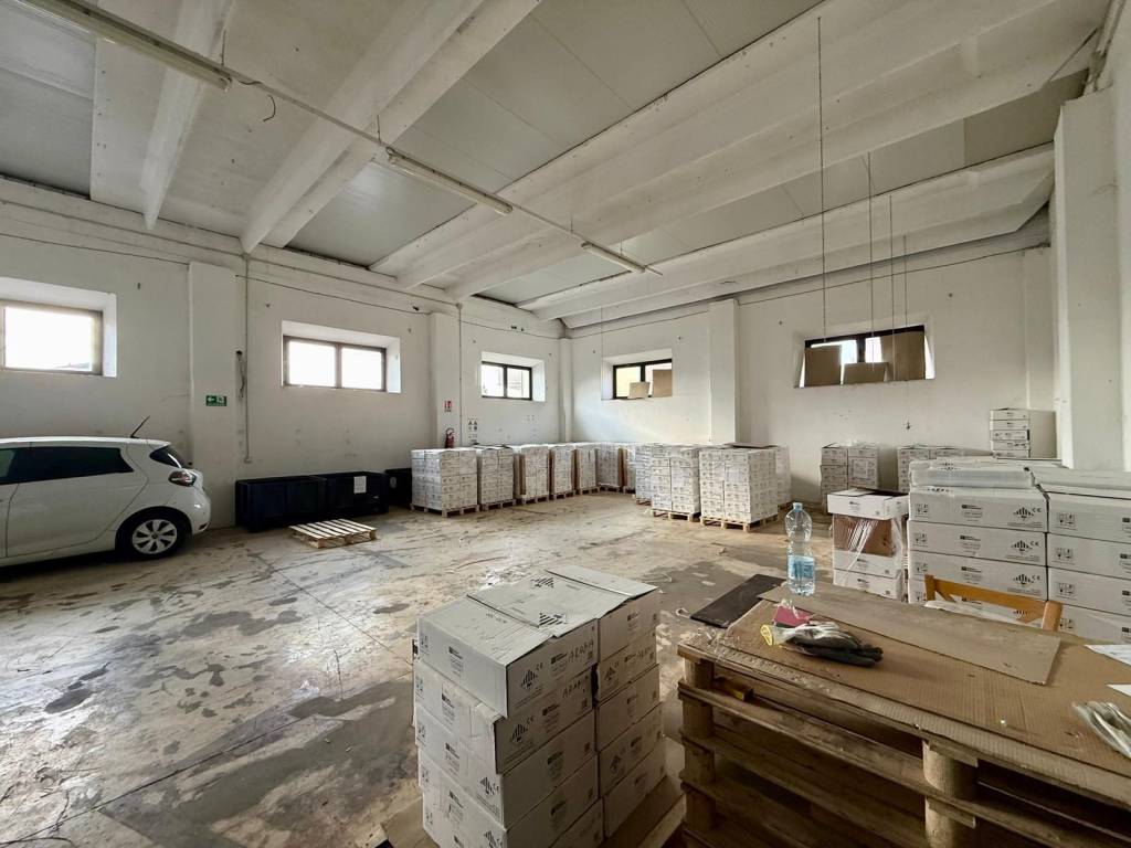 locale commerciale in affitto ad Altopascio
