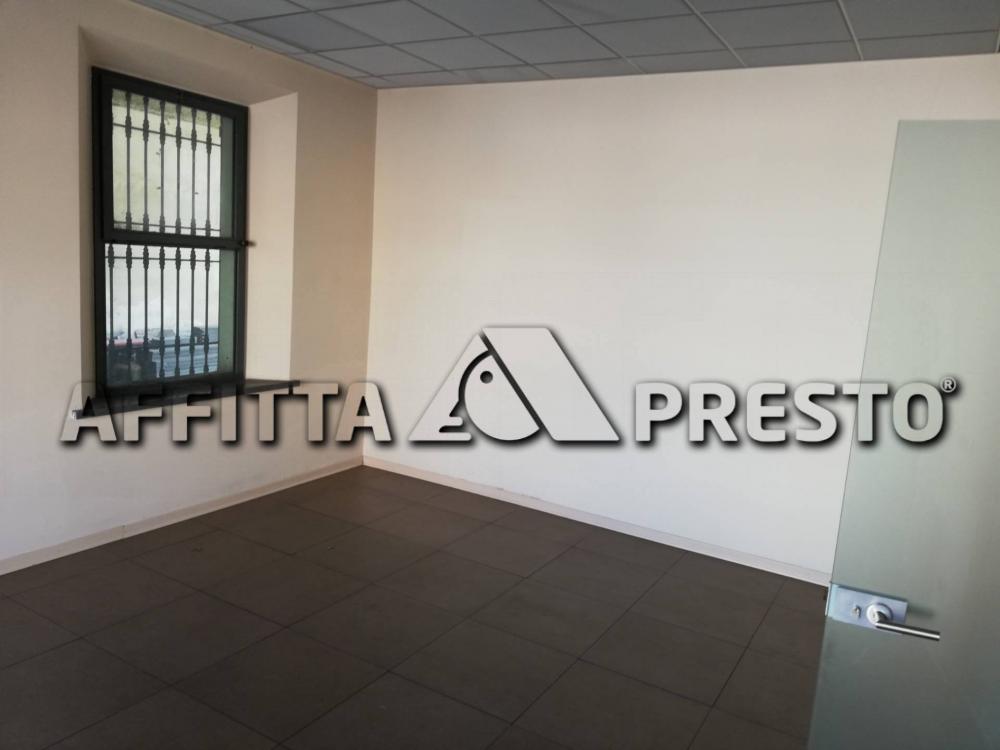 locale commerciale in affitto ad Altopascio