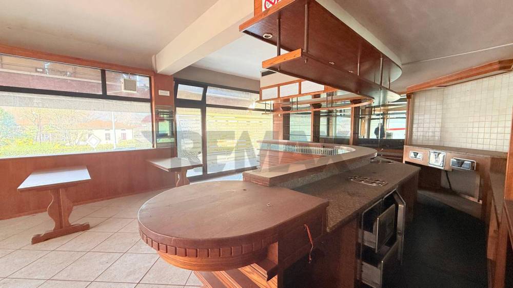locale commerciale in affitto a Borgo a Mozzano in zona Chifenti