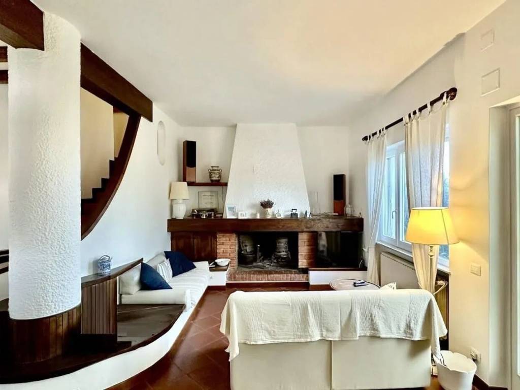 casa indipendente in affitto a Camaiore in zona Lido di Camaiore