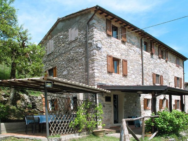 casa indipendente in affitto a Camaiore