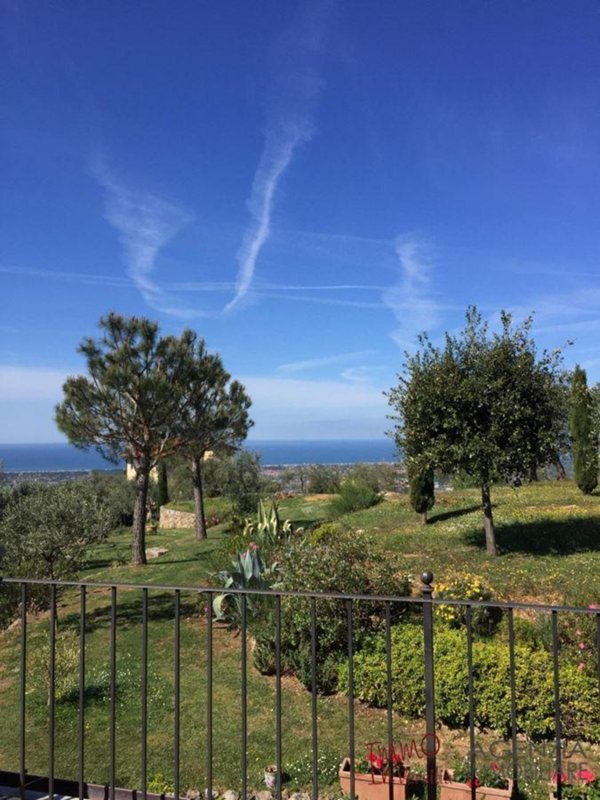 casa indipendente in affitto a Camaiore in zona Santa Lucia