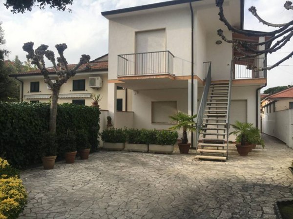 appartamento in affitto a Camaiore in zona Lido di Camaiore
