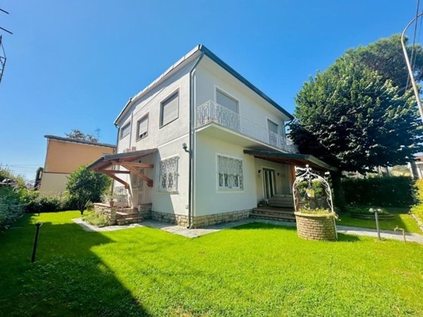 casa indipendente in affitto a Camaiore in zona Lido di Camaiore
