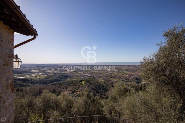 casa indipendente in affitto a Camaiore in zona Santa Lucia