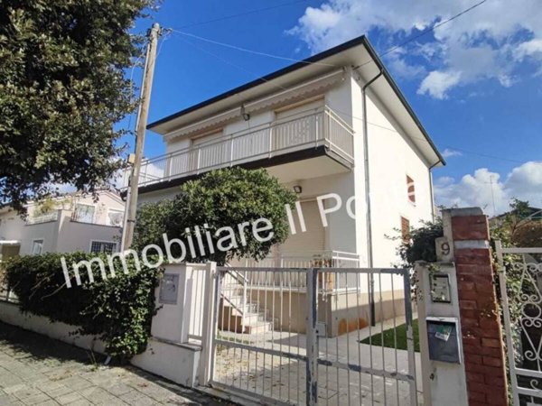 casa indipendente in affitto a Camaiore in zona Lido di Camaiore
