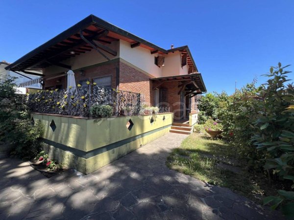 casa indipendente in affitto a Camaiore in zona Lido di Camaiore