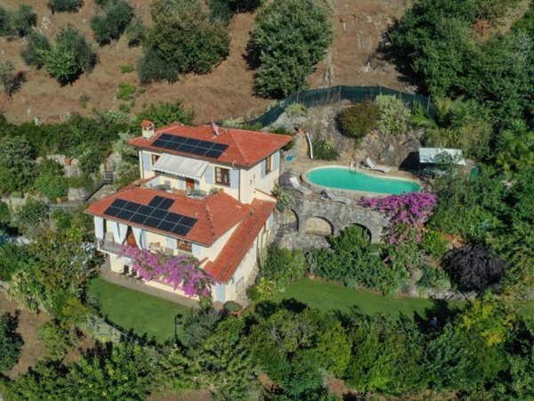 casa indipendente in affitto a Camaiore