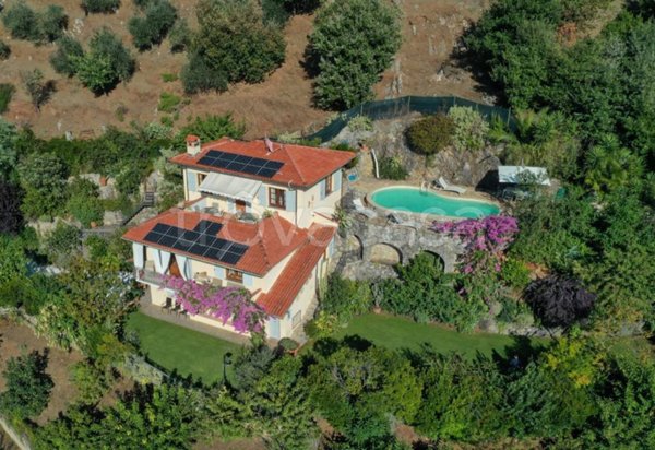 casa indipendente in affitto a Camaiore
