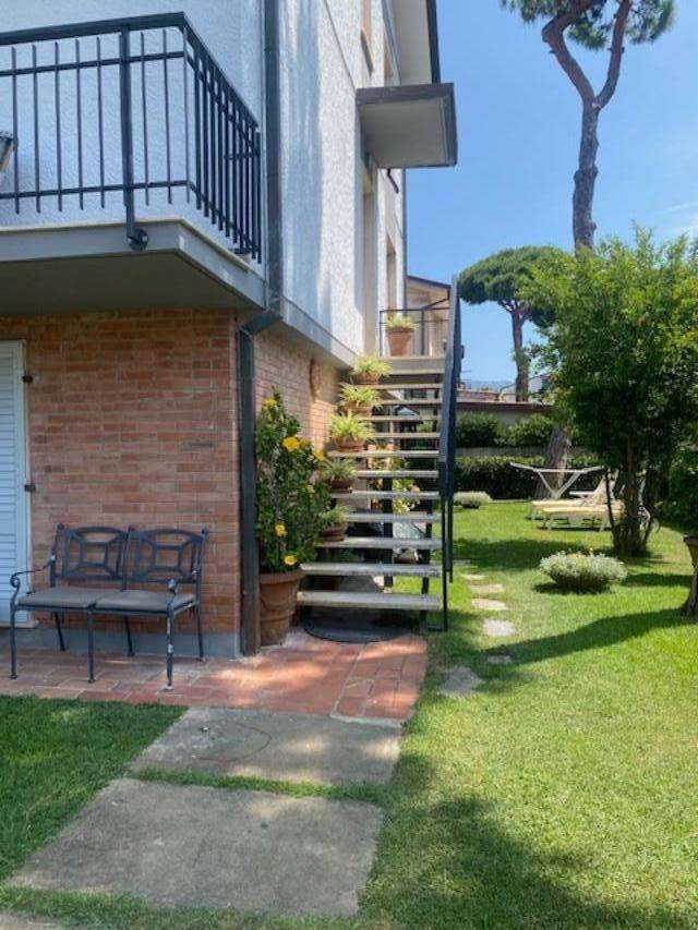 casa indipendente in affitto a Camaiore in zona Lido di Camaiore