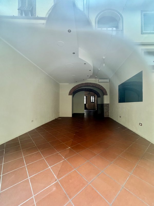 locale commerciale in affitto a Camaiore