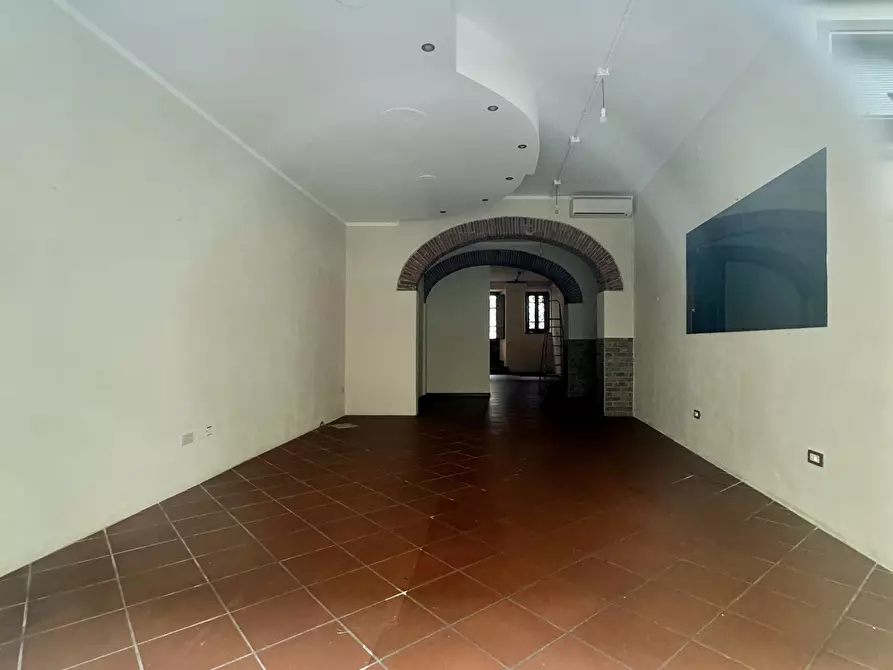 locale commerciale in affitto a Camaiore