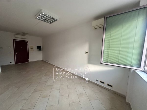 ufficio in affitto a Camaiore in zona Lido di Camaiore
