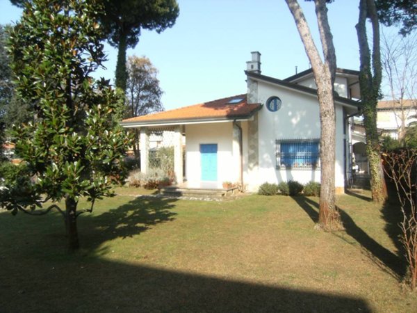 casa indipendente in affitto a Camaiore in zona Lido di Camaiore