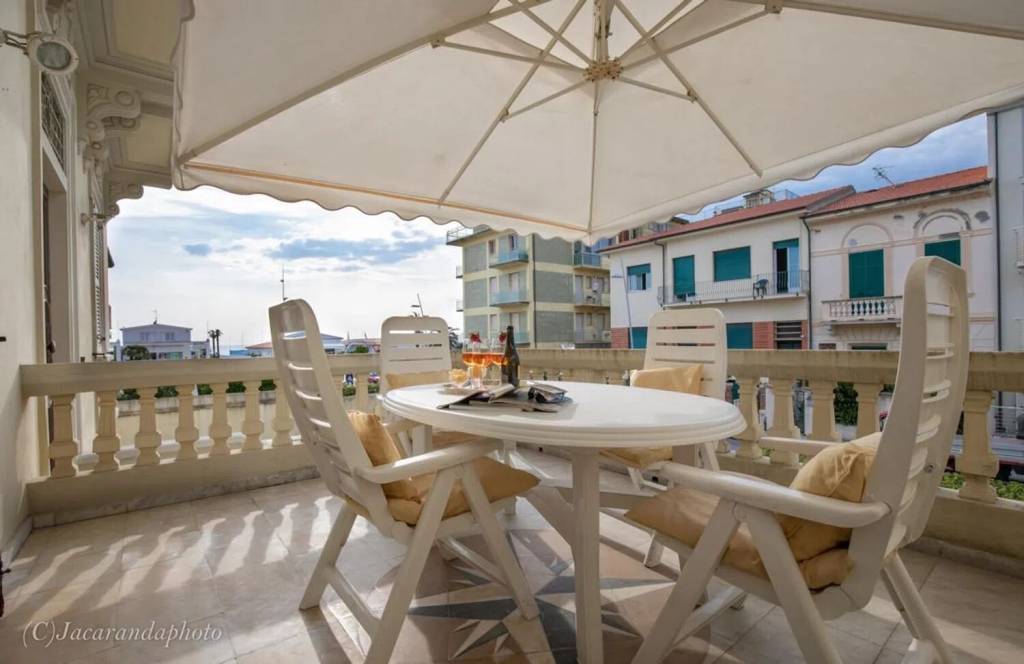 appartamento in affitto a Camaiore in zona Lido di Camaiore