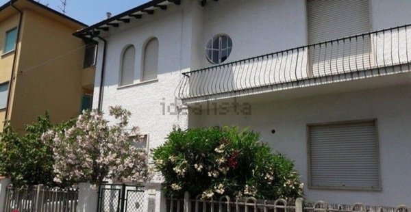 appartamento in affitto a Camaiore in zona Lido di Camaiore