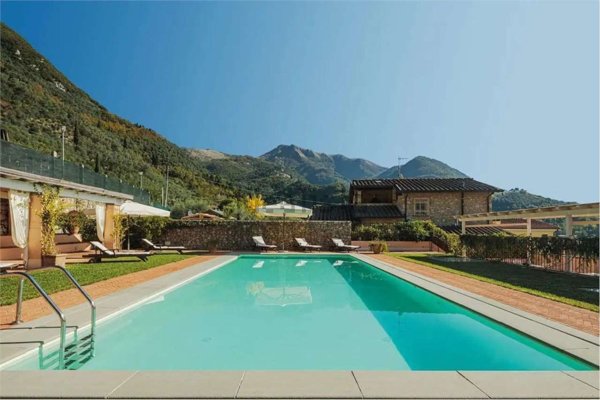 casa indipendente in affitto a Camaiore