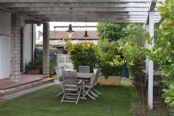 casa indipendente in affitto a Camaiore in zona Lido di Camaiore