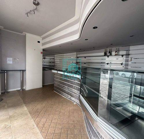 negozio in affitto a Camaiore in zona Lido di Camaiore