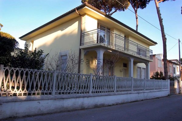 casa indipendente in affitto a Camaiore