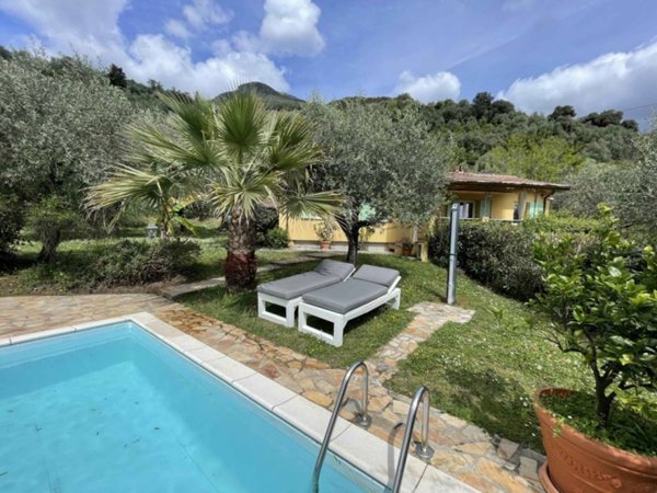 casa indipendente in affitto a Camaiore in zona Montebello