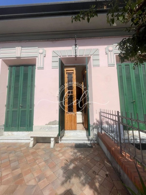casa indipendente in affitto a Camaiore