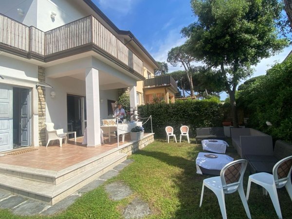 casa indipendente in affitto a Camaiore