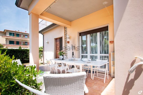 casa indipendente in affitto a Camaiore