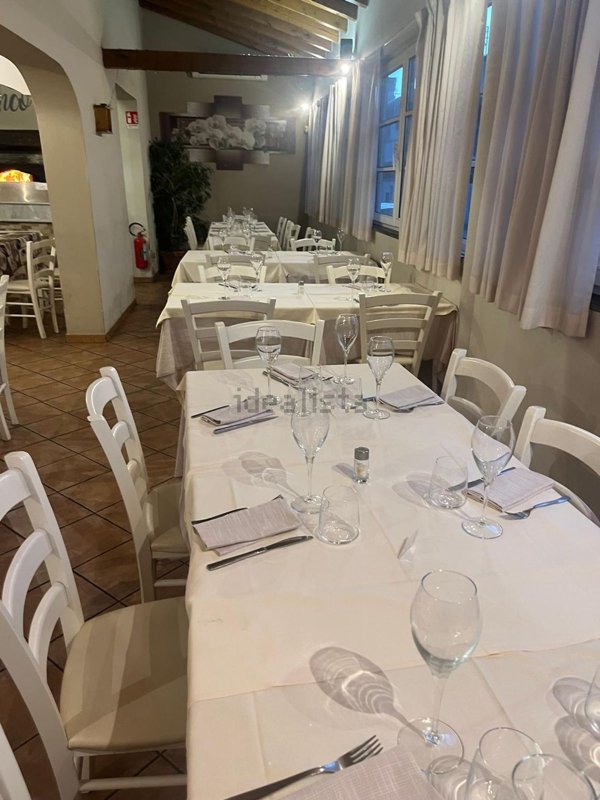 negozio in affitto a Camaiore in zona Lido di Camaiore