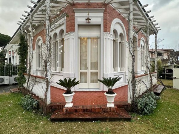 casa indipendente in affitto a Camaiore in zona Lido di Camaiore