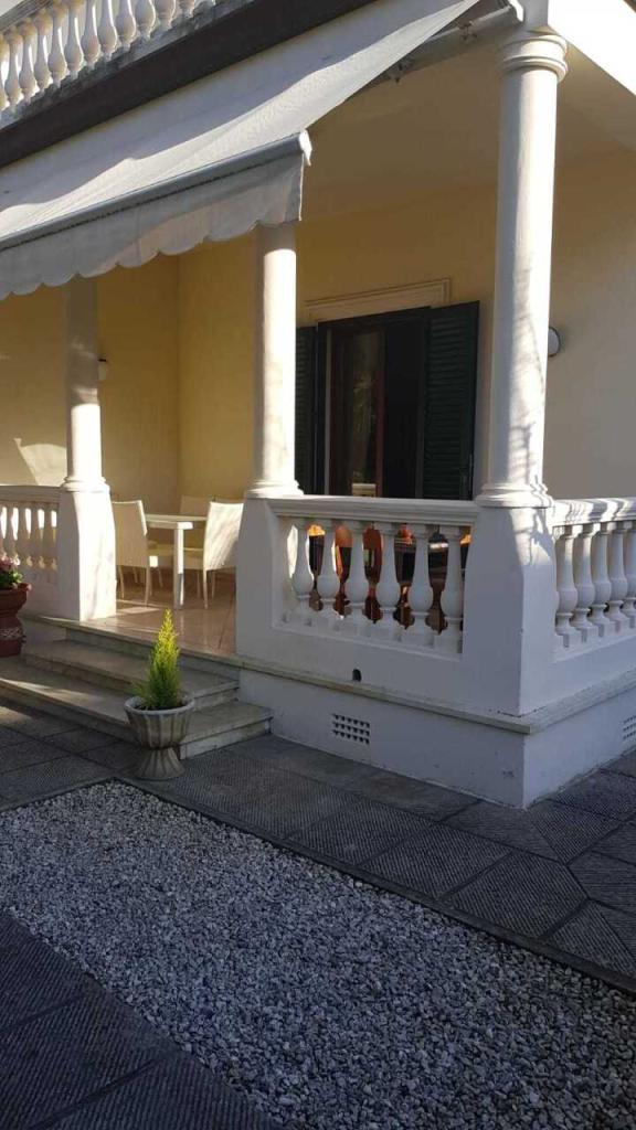 casa indipendente in affitto a Camaiore in zona Lido di Camaiore