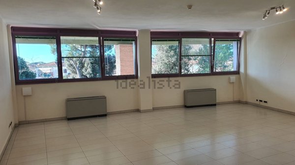 ufficio in affitto a Camaiore