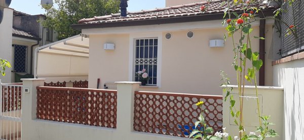 casa indipendente in affitto a Camaiore in zona Lido di Camaiore