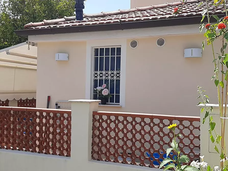 casa indipendente in affitto a Camaiore in zona Lido di Camaiore