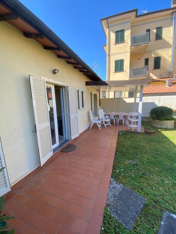 appartamento in affitto a Camaiore in zona Lido di Camaiore