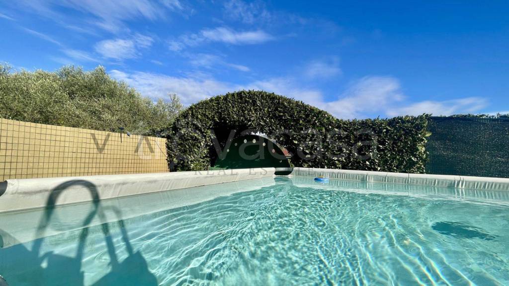 casa indipendente in affitto a Camaiore in zona Capezzano Pianore