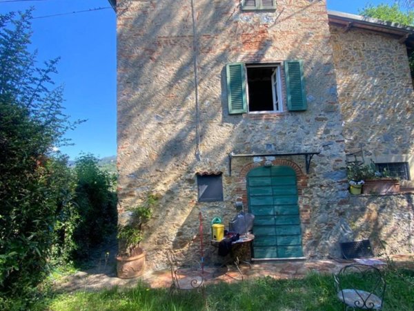 casa indipendente in affitto a Camaiore
