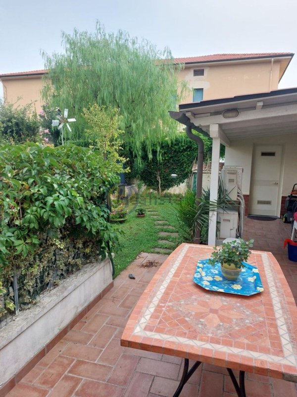 casa indipendente in affitto a Camaiore