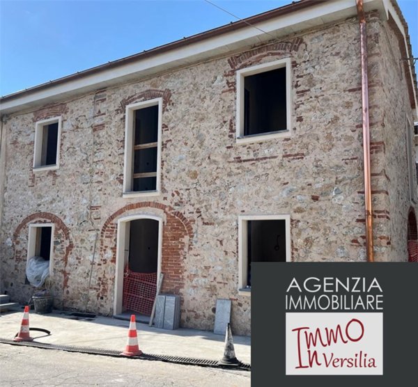 casa indipendente in affitto a Camaiore in zona Capezzano Pianore