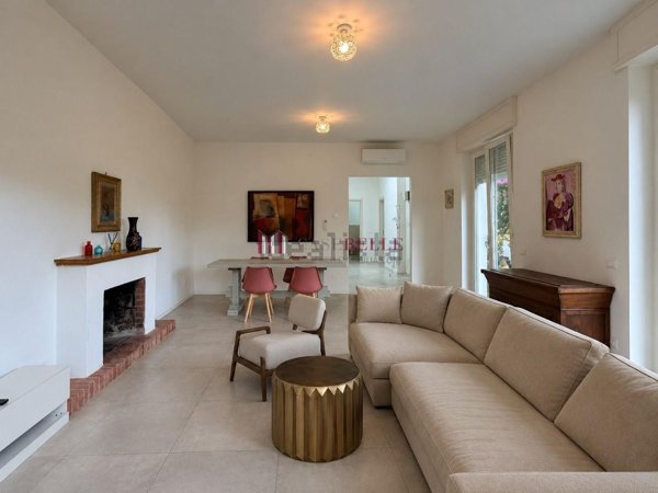 casa indipendente in affitto a Camaiore