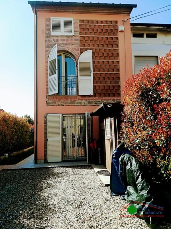 casa indipendente in affitto a Capannori