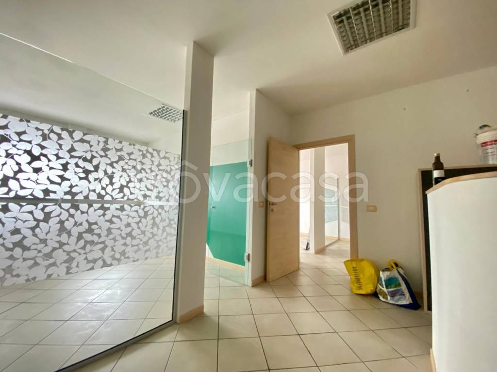 ufficio in affitto a Capannori in zona Guamo