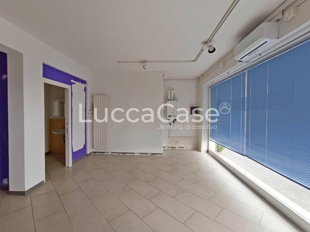 negozio in affitto a Capannori in zona Marlia