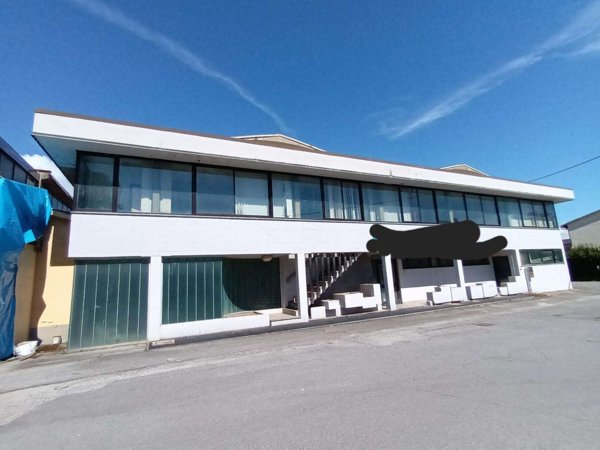ufficio in affitto a Capannori in zona Vorno