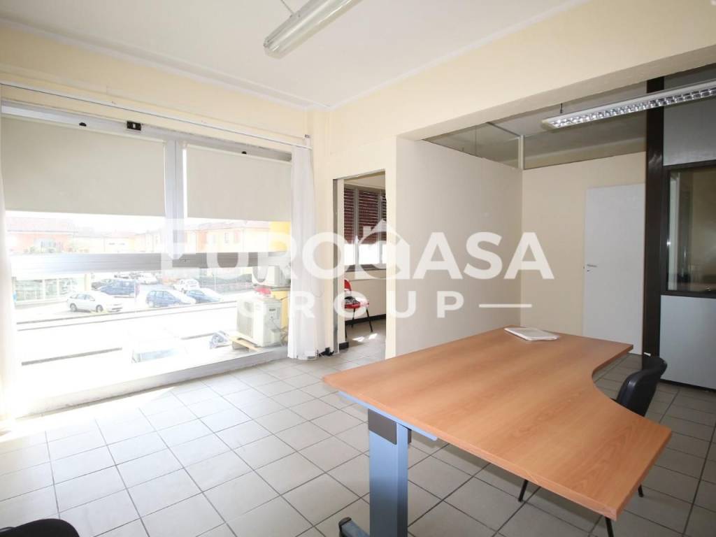 locale commerciale in affitto a Capannori in zona Marlia