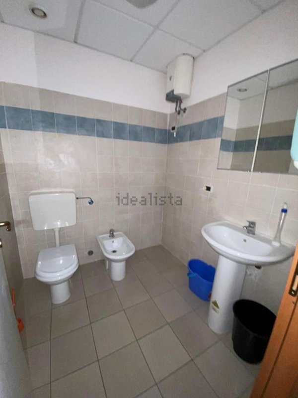 ufficio in affitto a Capannori in zona Guamo