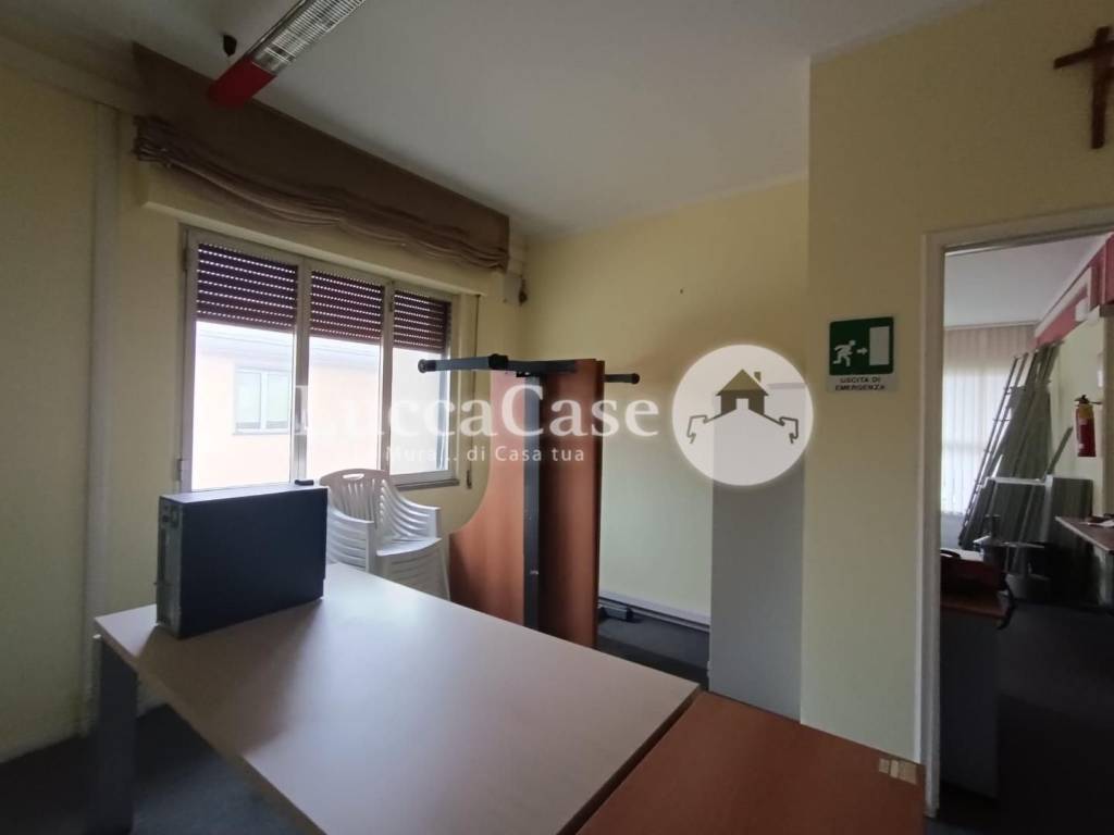 ufficio in affitto a Capannori in zona Marlia