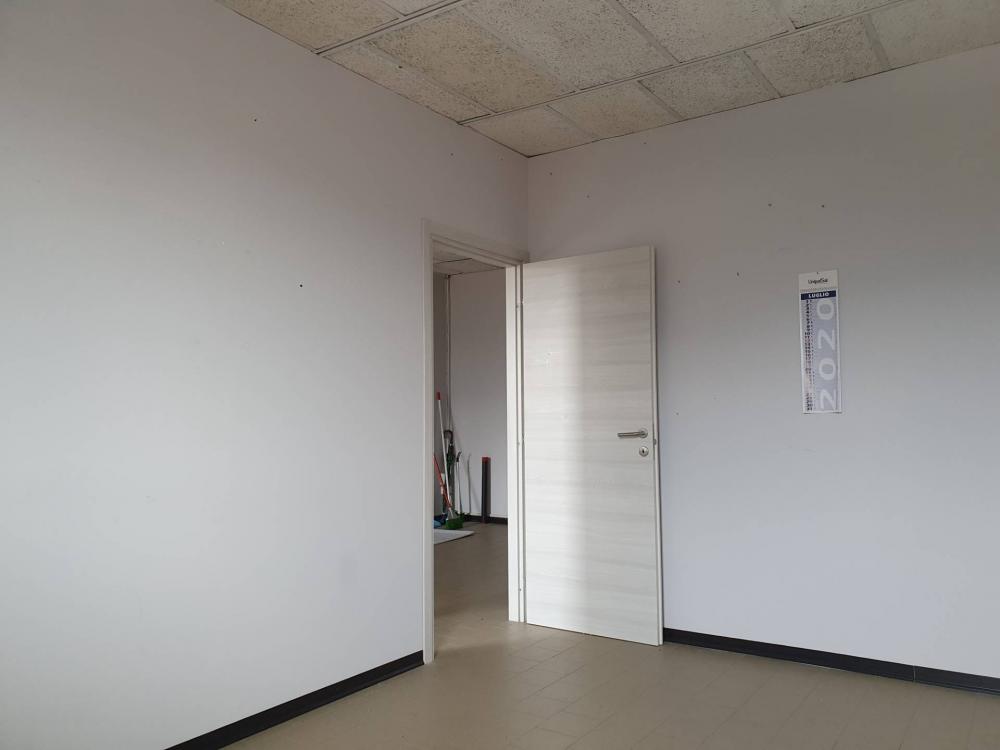 ufficio in affitto a Capannori in zona Guamo